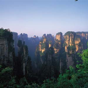 喜樂C線：（魅力湘西）鳳凰古城、天子山、寶峰湖純玩四日游