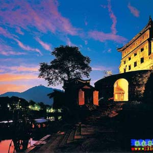 喜樂L線：天門山、張家界、袁家界、猛洞河、鳳凰古城超經(jīng)典五日游